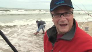 Vraag het aan Ed  strandvissen op Maasvlakte 2 [upl. by Yrelbmik557]